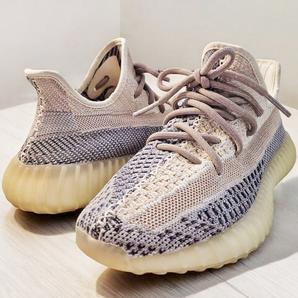 YEEZY BOOST 350 V2 ASH PEARL SIZE 5 great condition